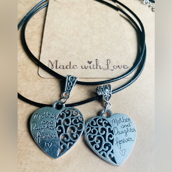 ♥️NWT♥️Mother’s Day Heart Matching Necklaces ♥️Hand Crafted  💕Mother’s Day💕 - Picture 2 of 8